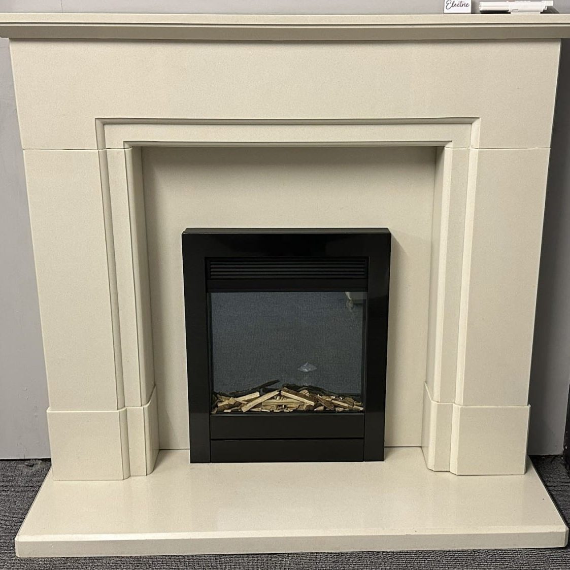 Capital Accombe 48 in Barley White 25mm rebate Location Chelmsford Was £ 1109 Now £ 800