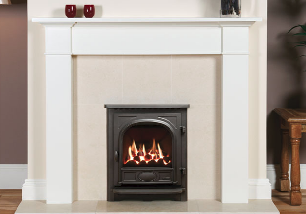 Gazco Logic™ HE fire, coal fuel bed and Stockton Inset complete front.